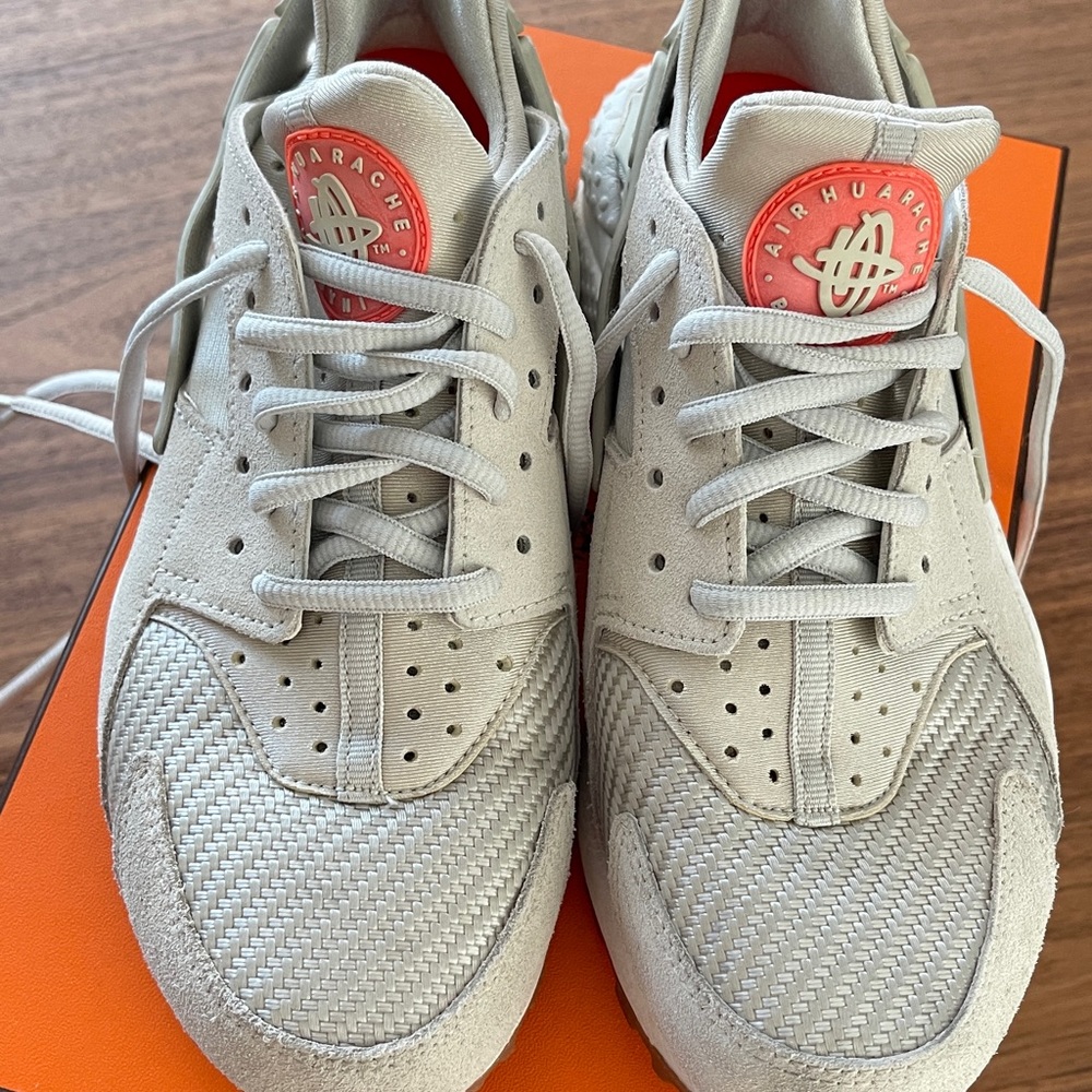 Nike Huarache Women’s 7.5